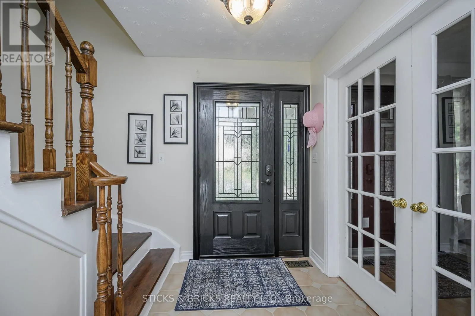 7102 BURBANK CRESCENT