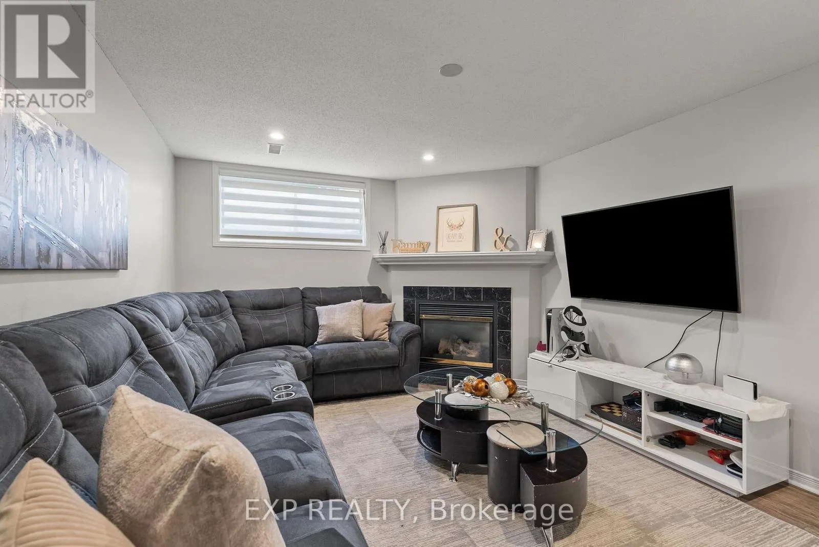 229 DUNTROON CIRCLE