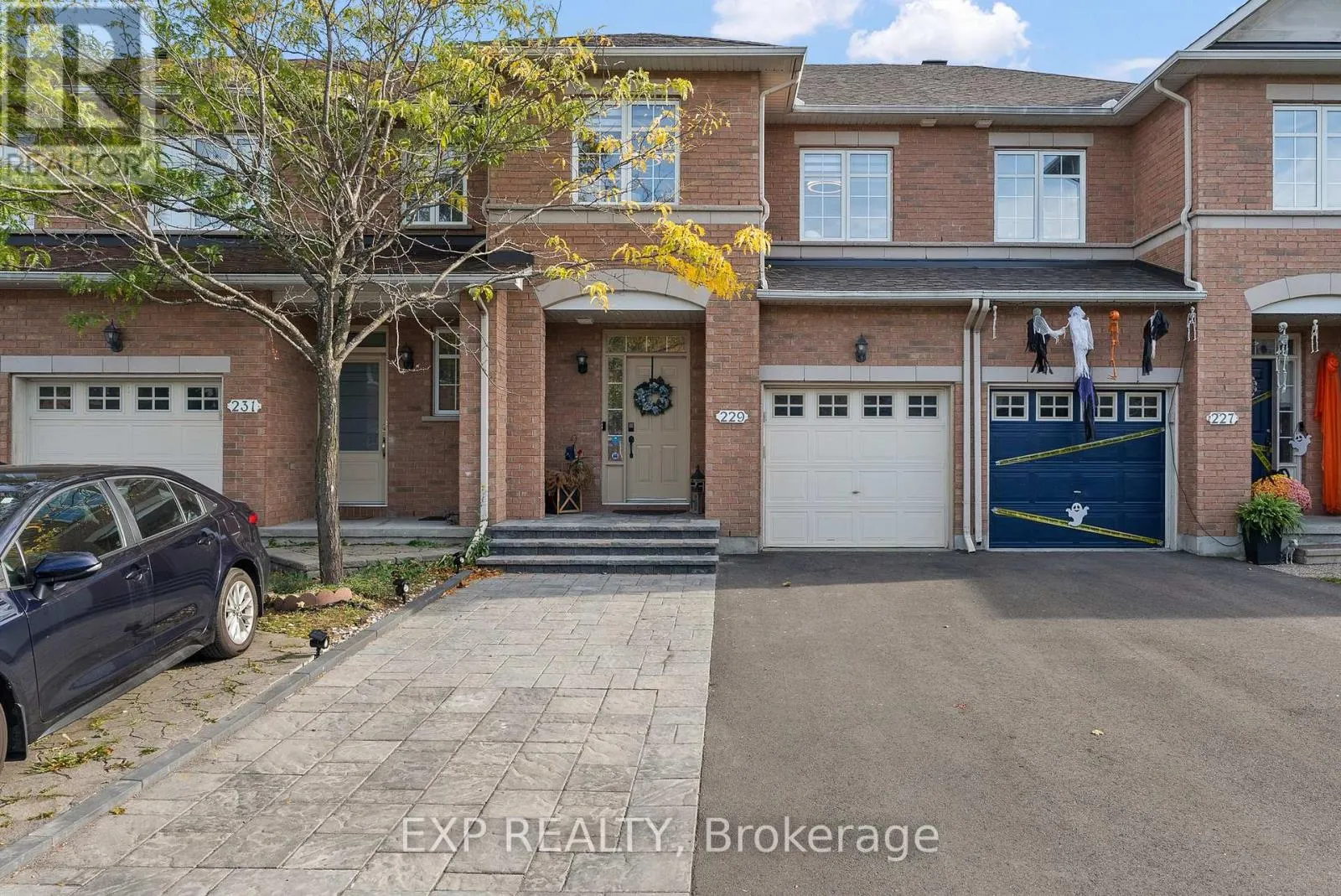 229 DUNTROON CIRCLE
