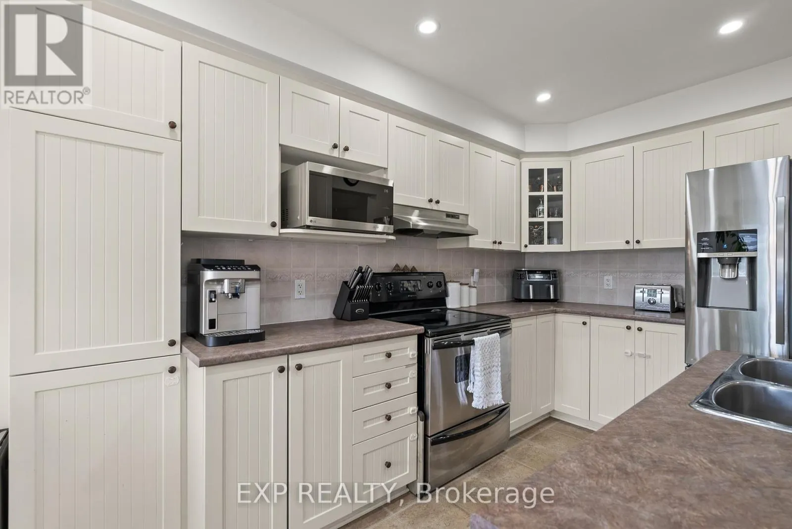 229 DUNTROON CIRCLE