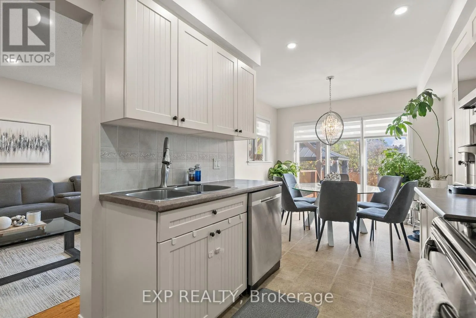 229 DUNTROON CIRCLE