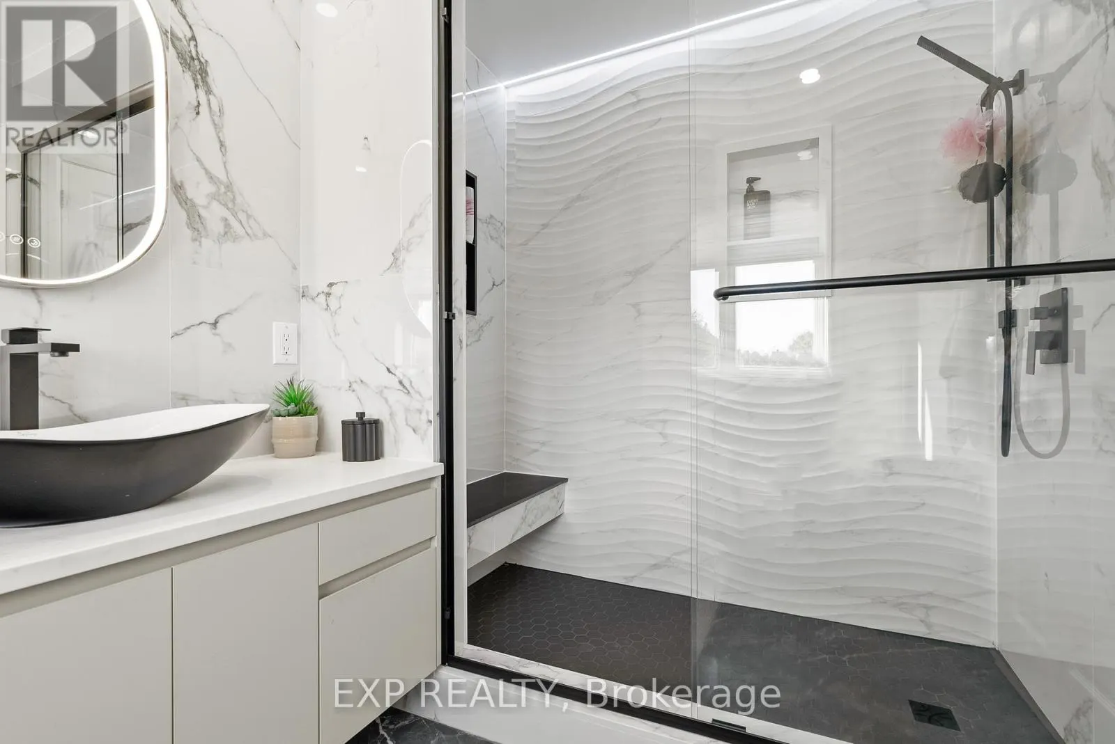 229 DUNTROON CIRCLE