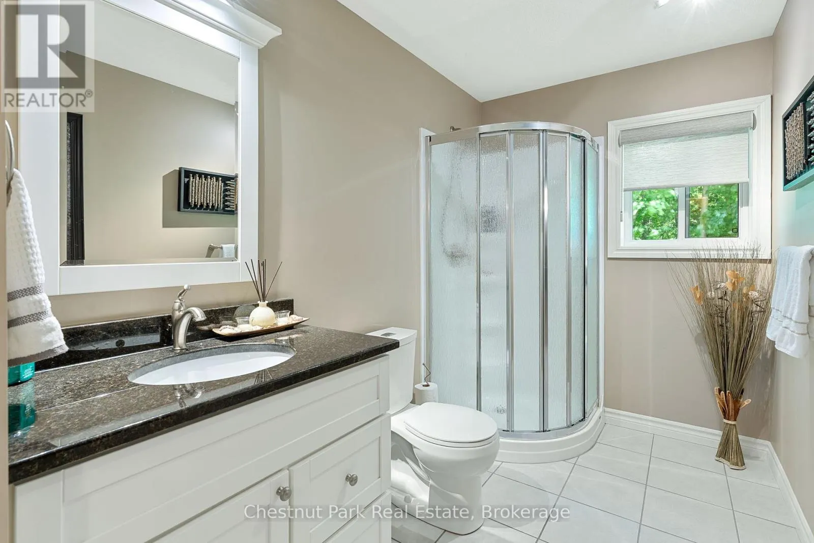 207 2ND STREET W