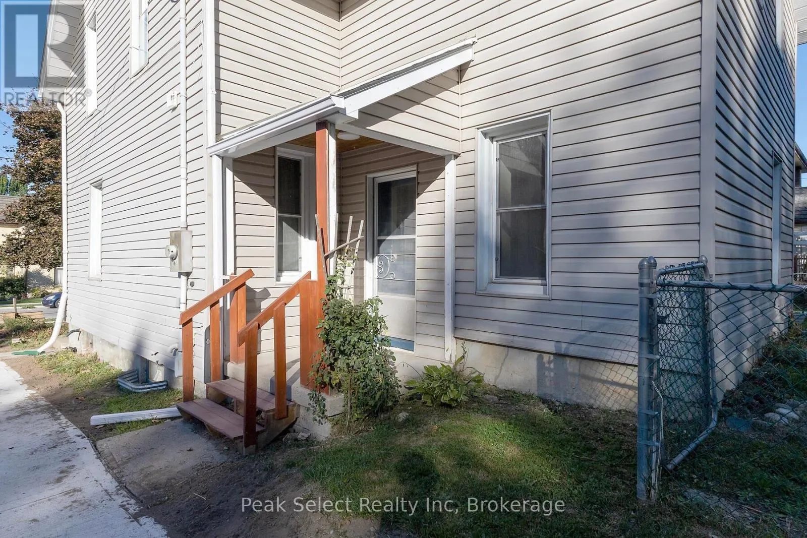 71 WELLINGTON STREET S
