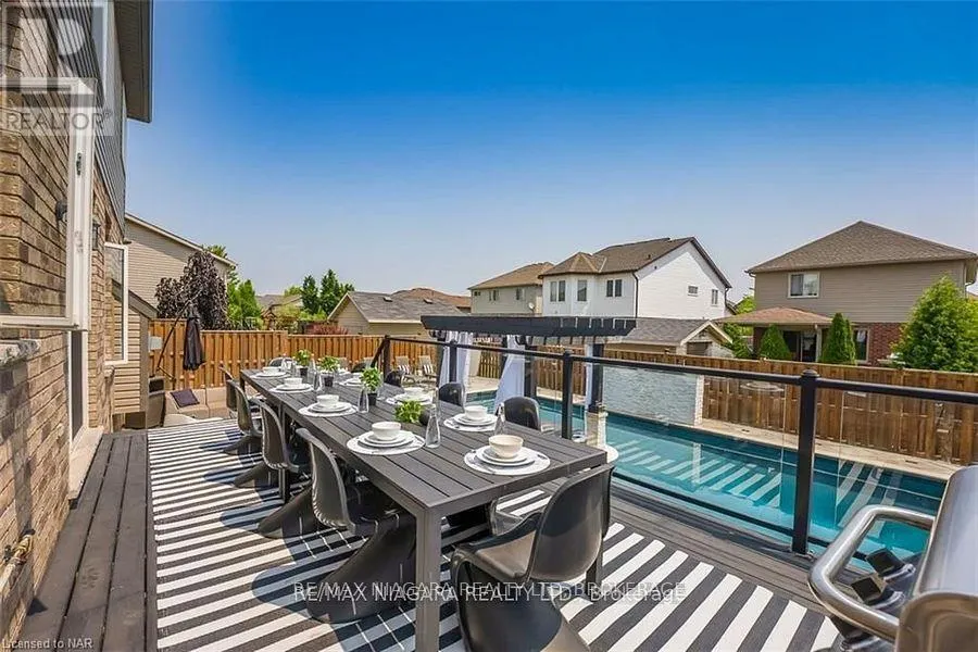 6618 FLORA COURT