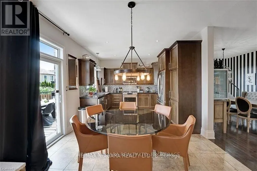 6618 FLORA COURT