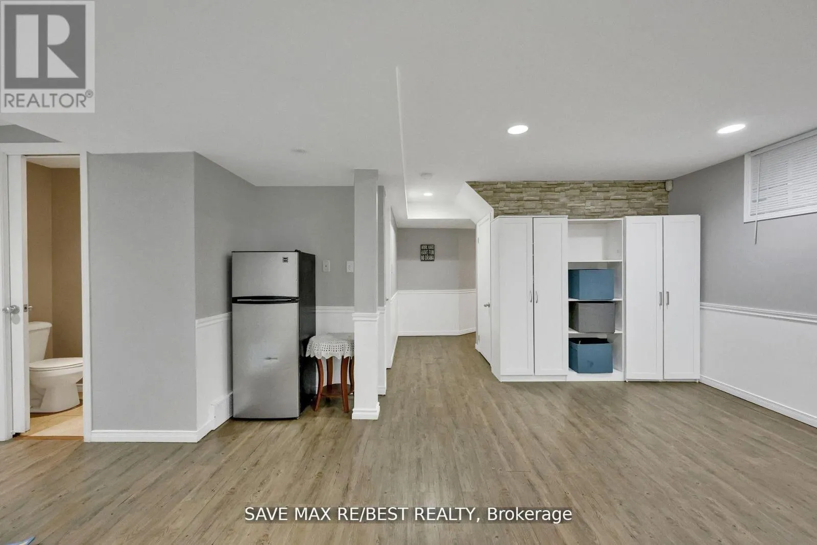 1143 BLACKMAPLE DRIVE