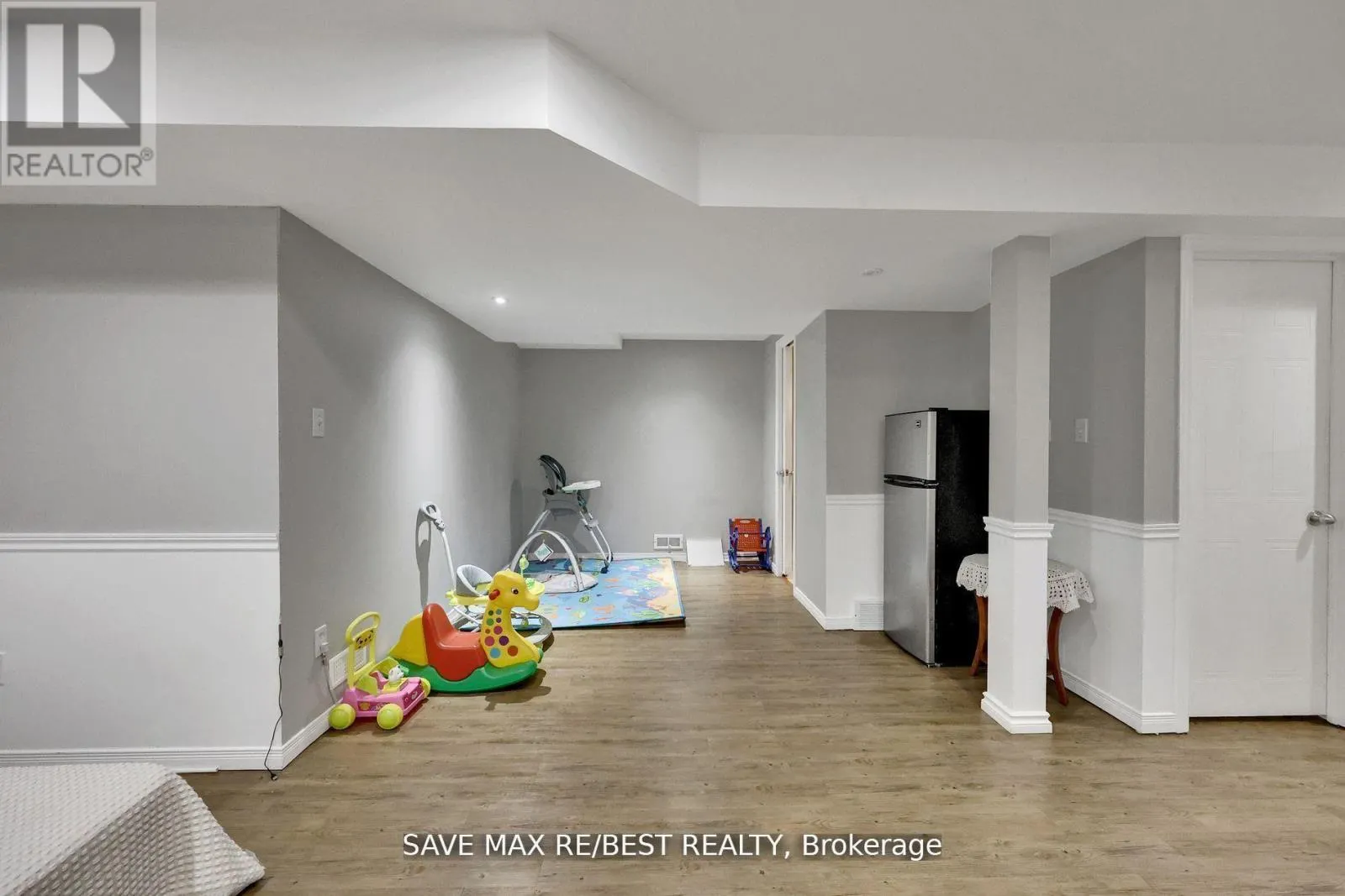 1143 BLACKMAPLE DRIVE