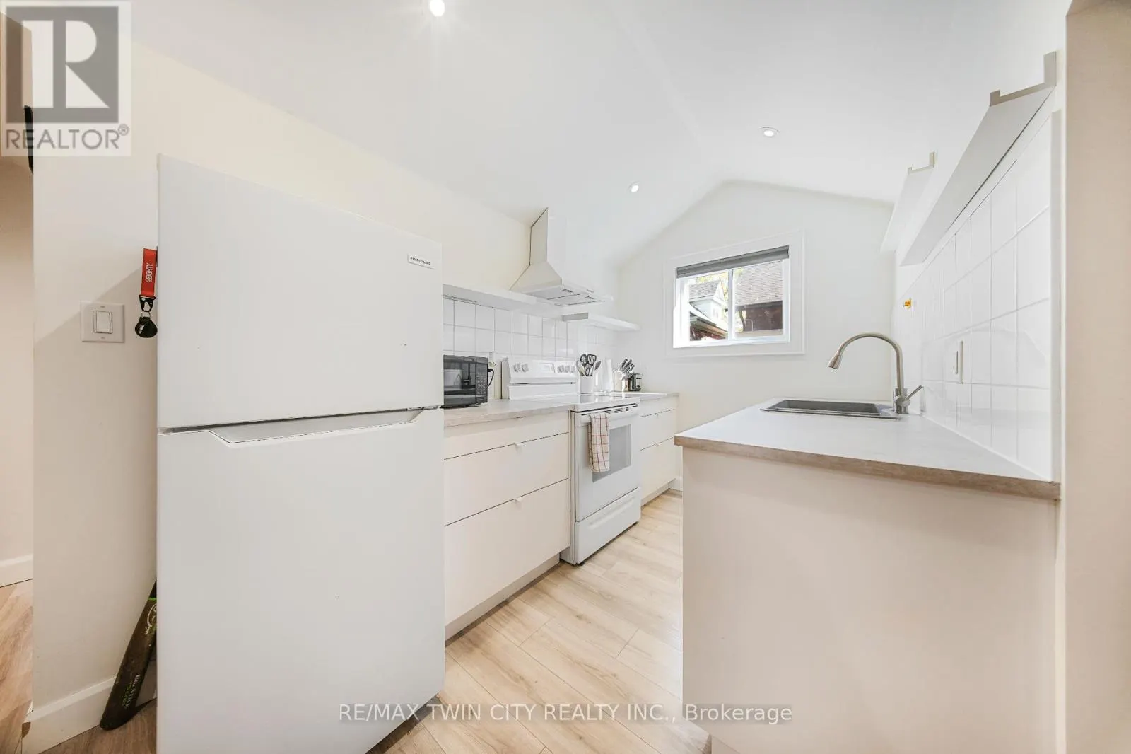 60 HEINS AVENUE