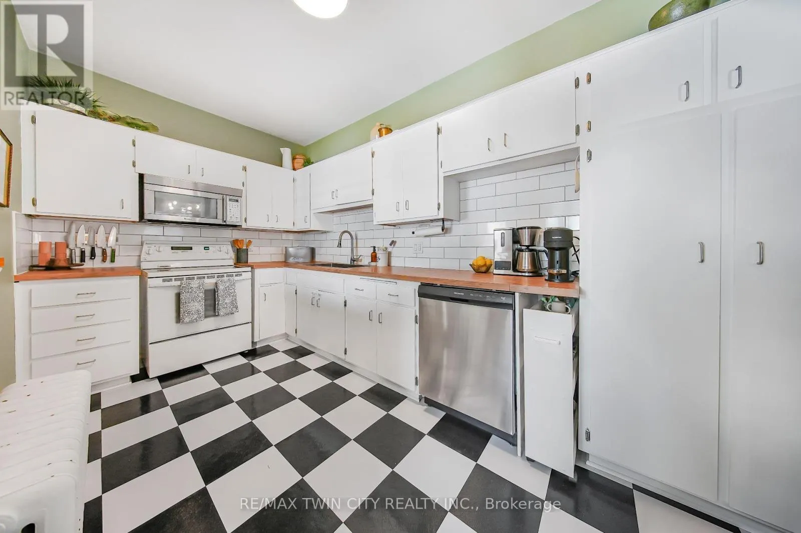 60 HEINS AVENUE
