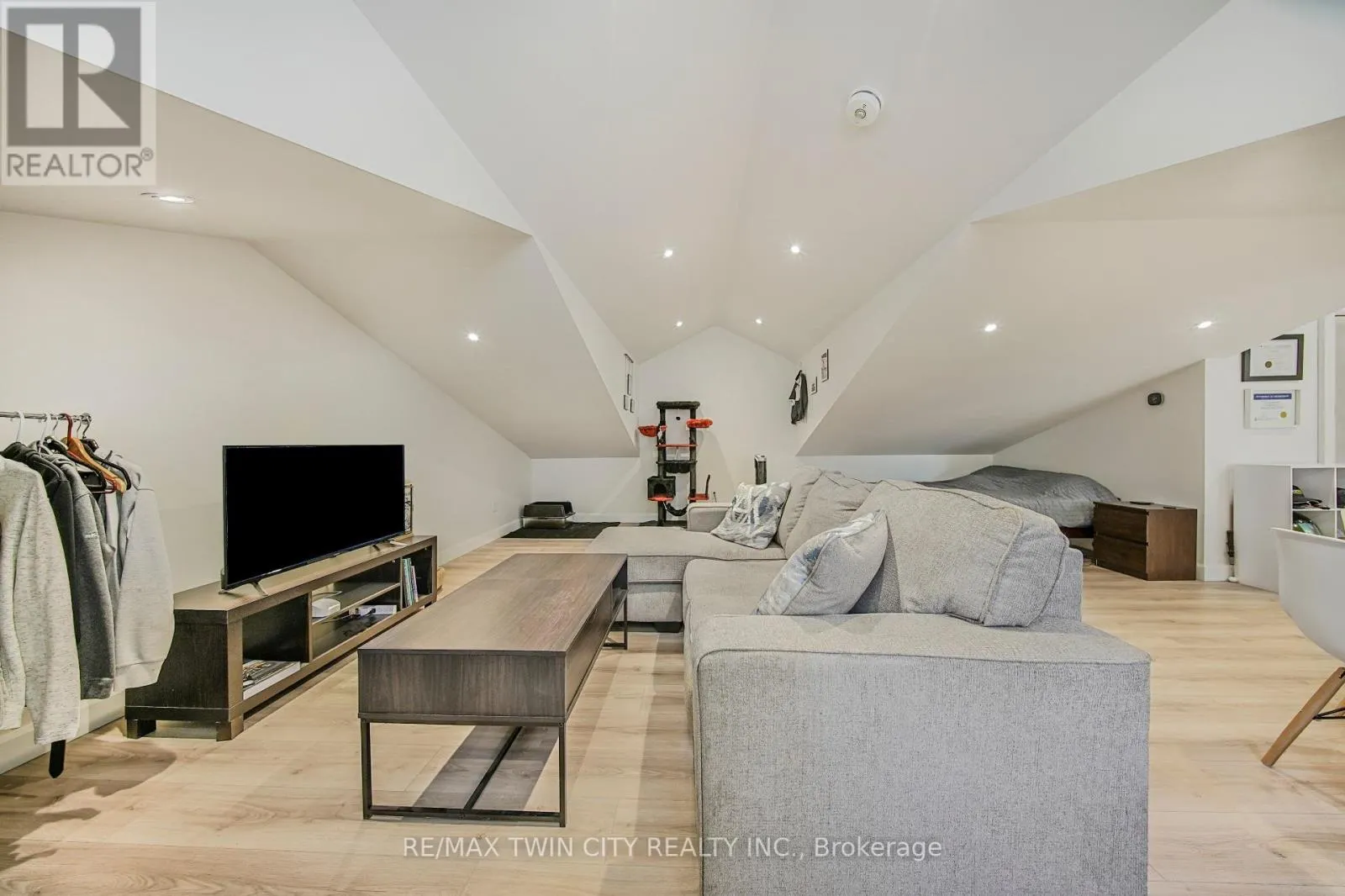 60 HEINS AVENUE