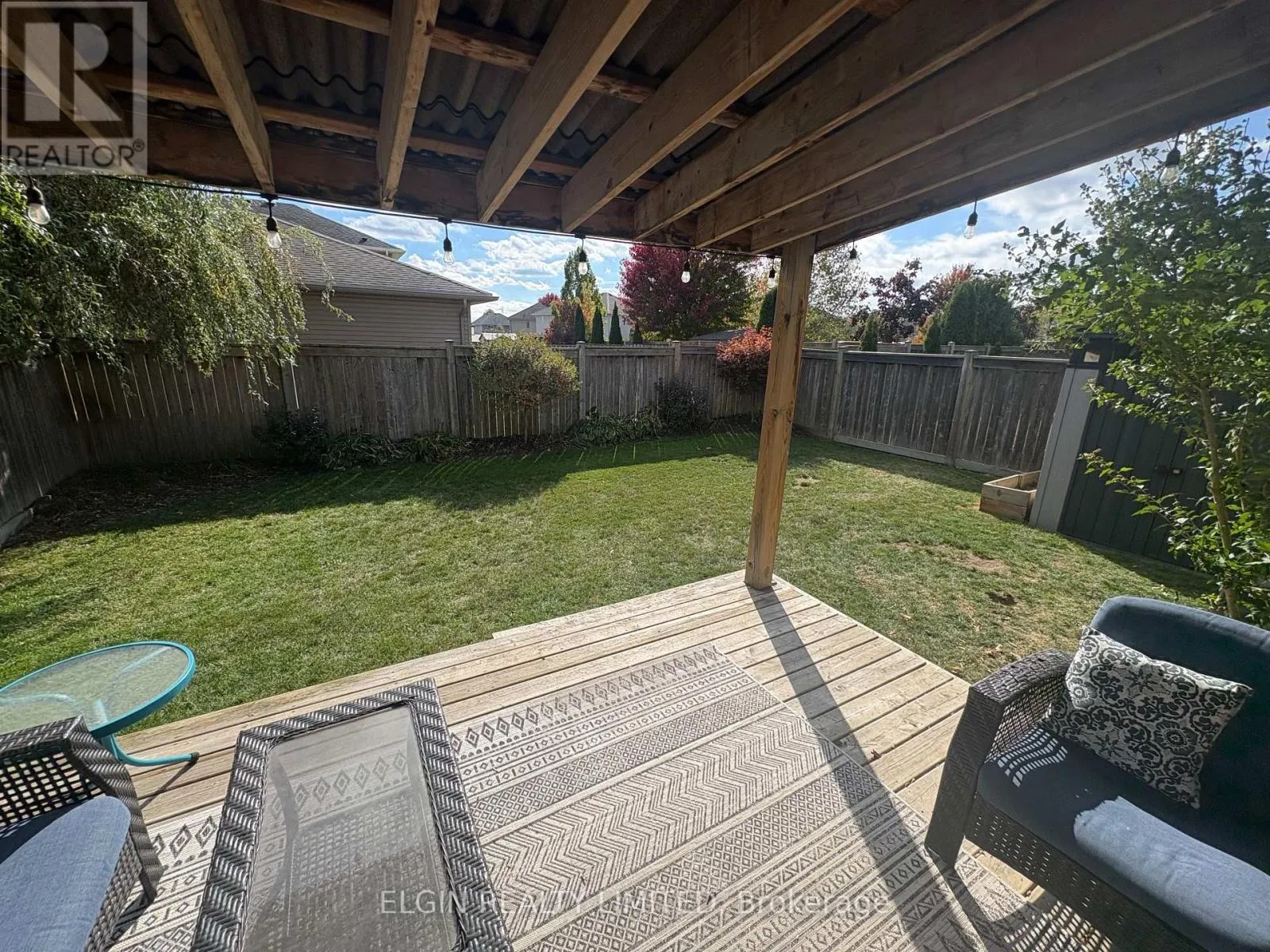 10 AMBLESIDE DRIVE