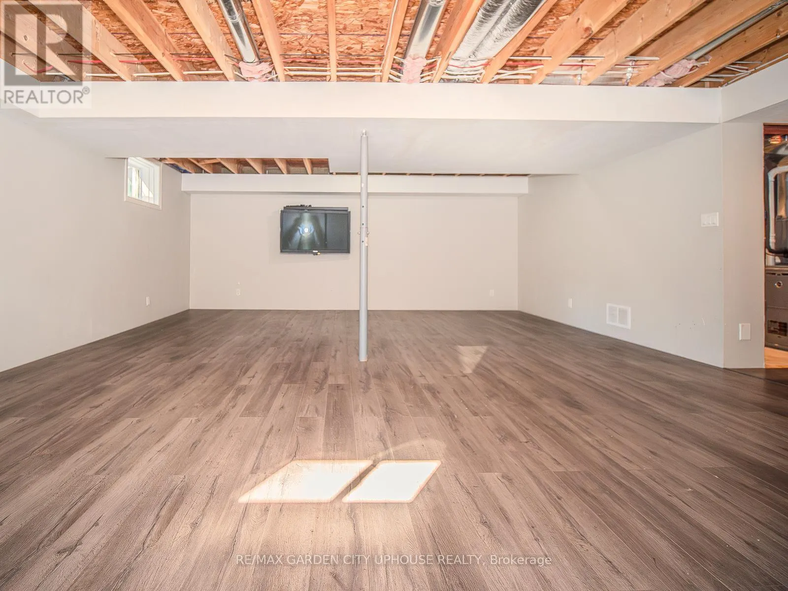 5 - 3300 CULP ROAD, #5
