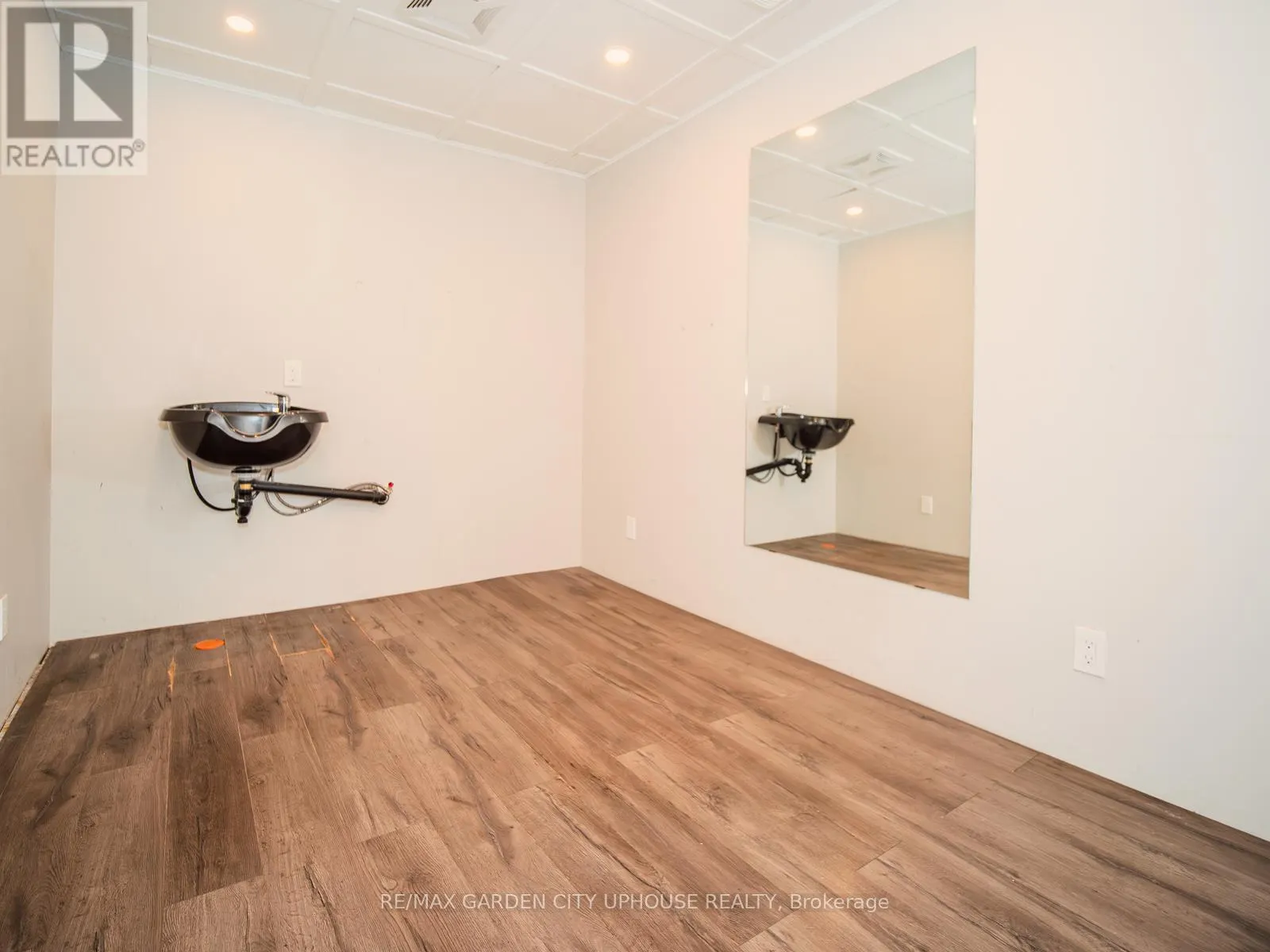 5 - 3300 CULP ROAD, #5