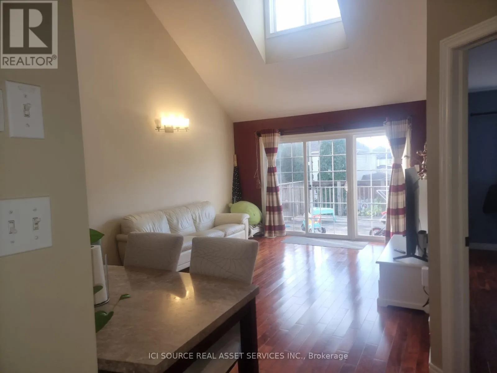 136 MCARTHUR CRESCENT