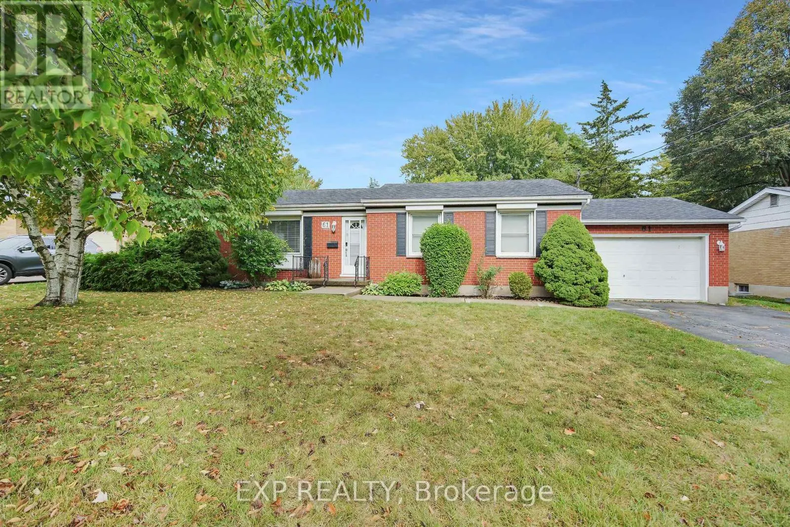 61 LARKSPUR CRESCENT
