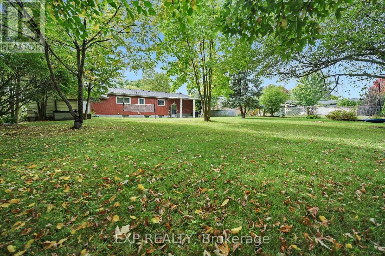 61 LARKSPUR CRESCENT