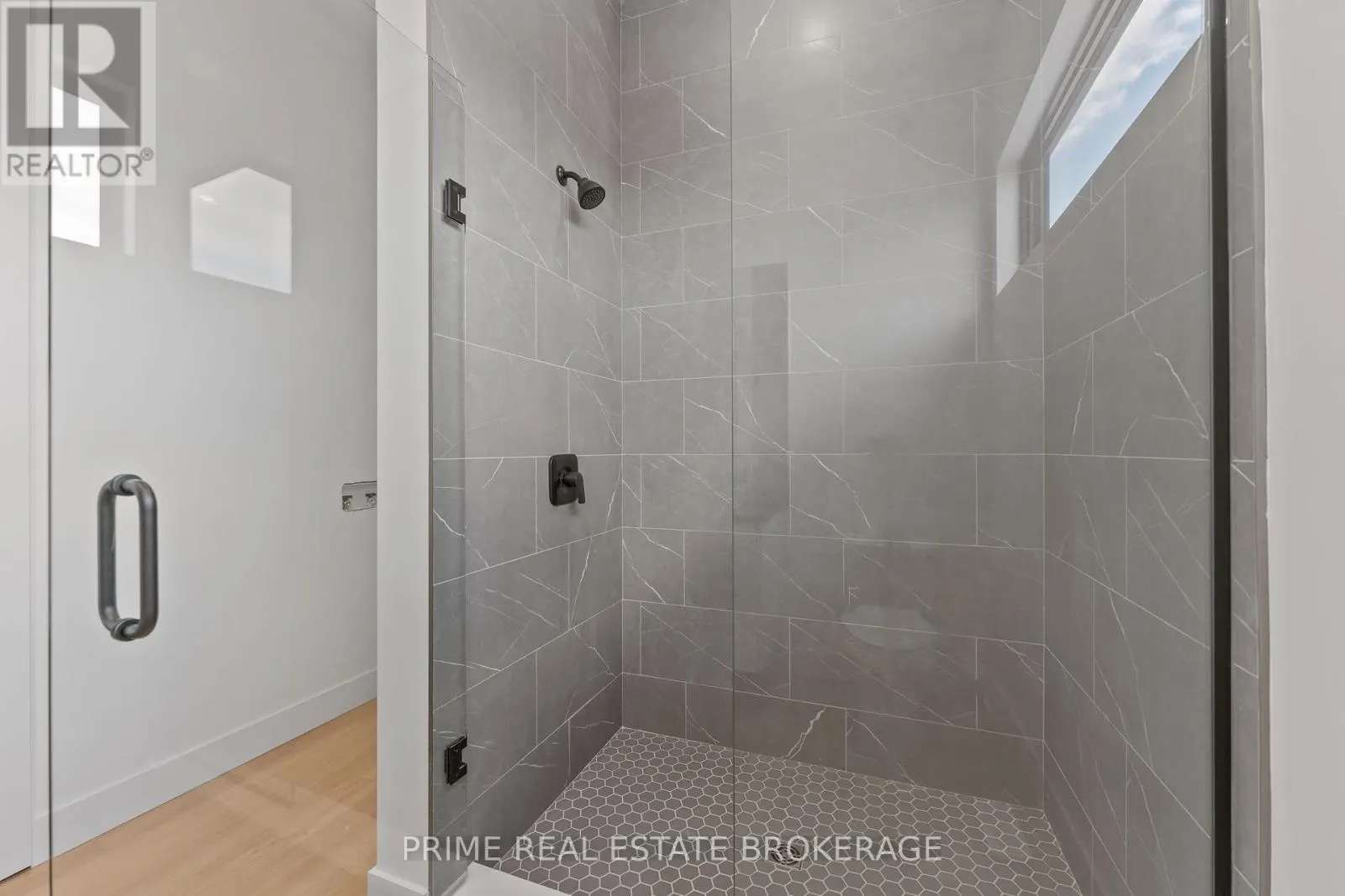 417 BASELINE ROAD E