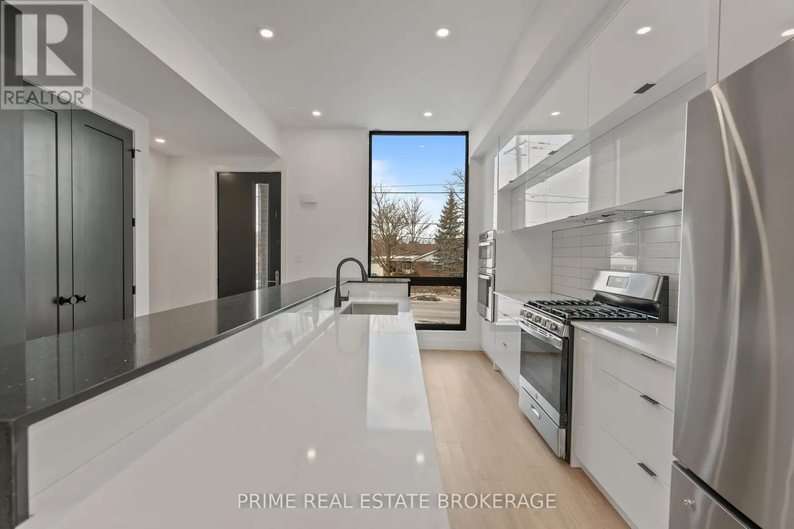 417 BASELINE ROAD E