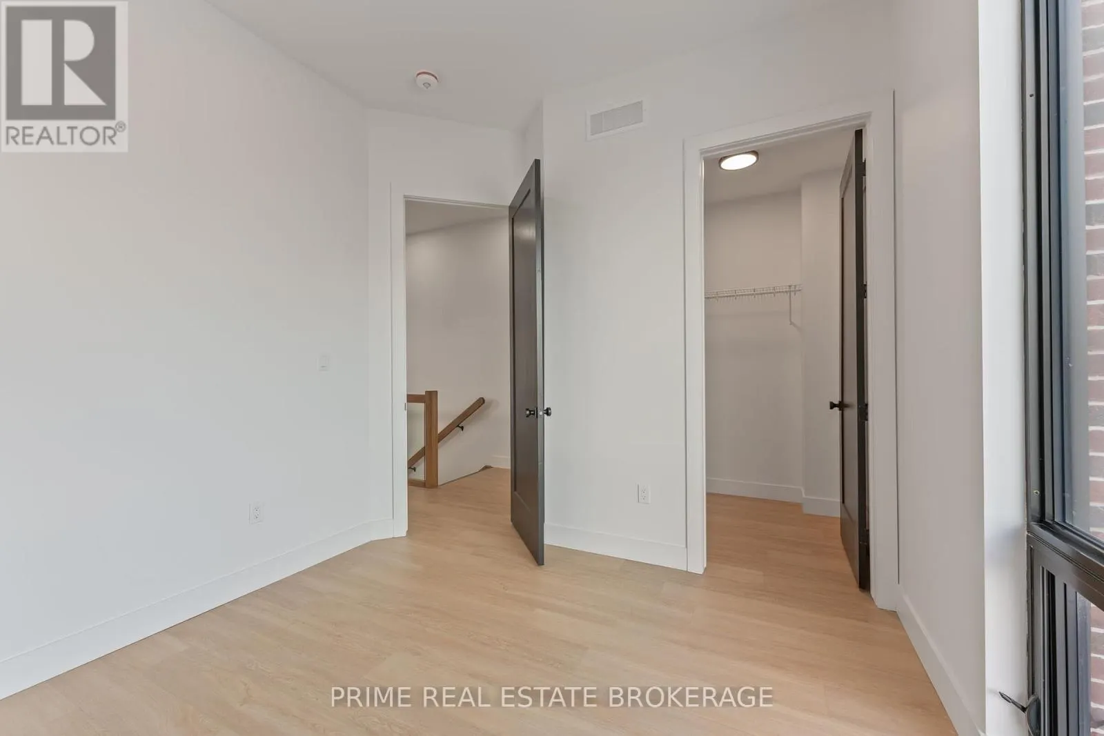 417 BASELINE ROAD E