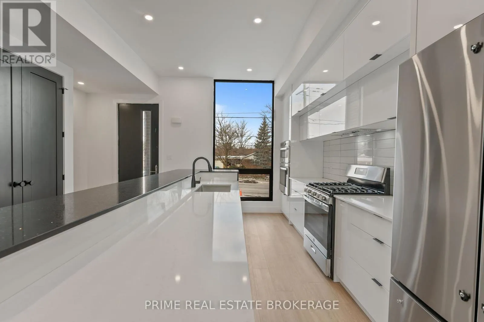 417 BASELINE ROAD E