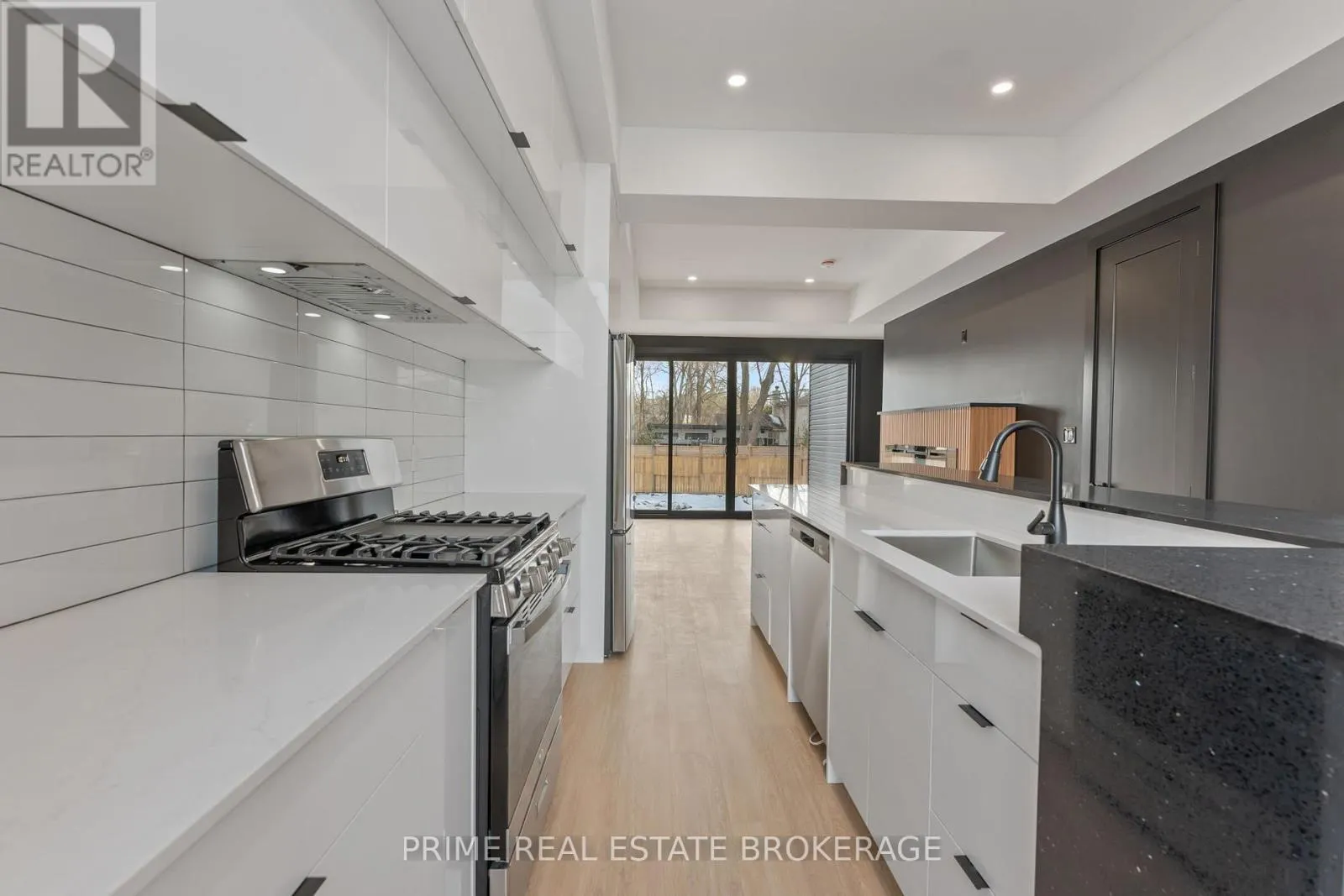 417 BASELINE ROAD E