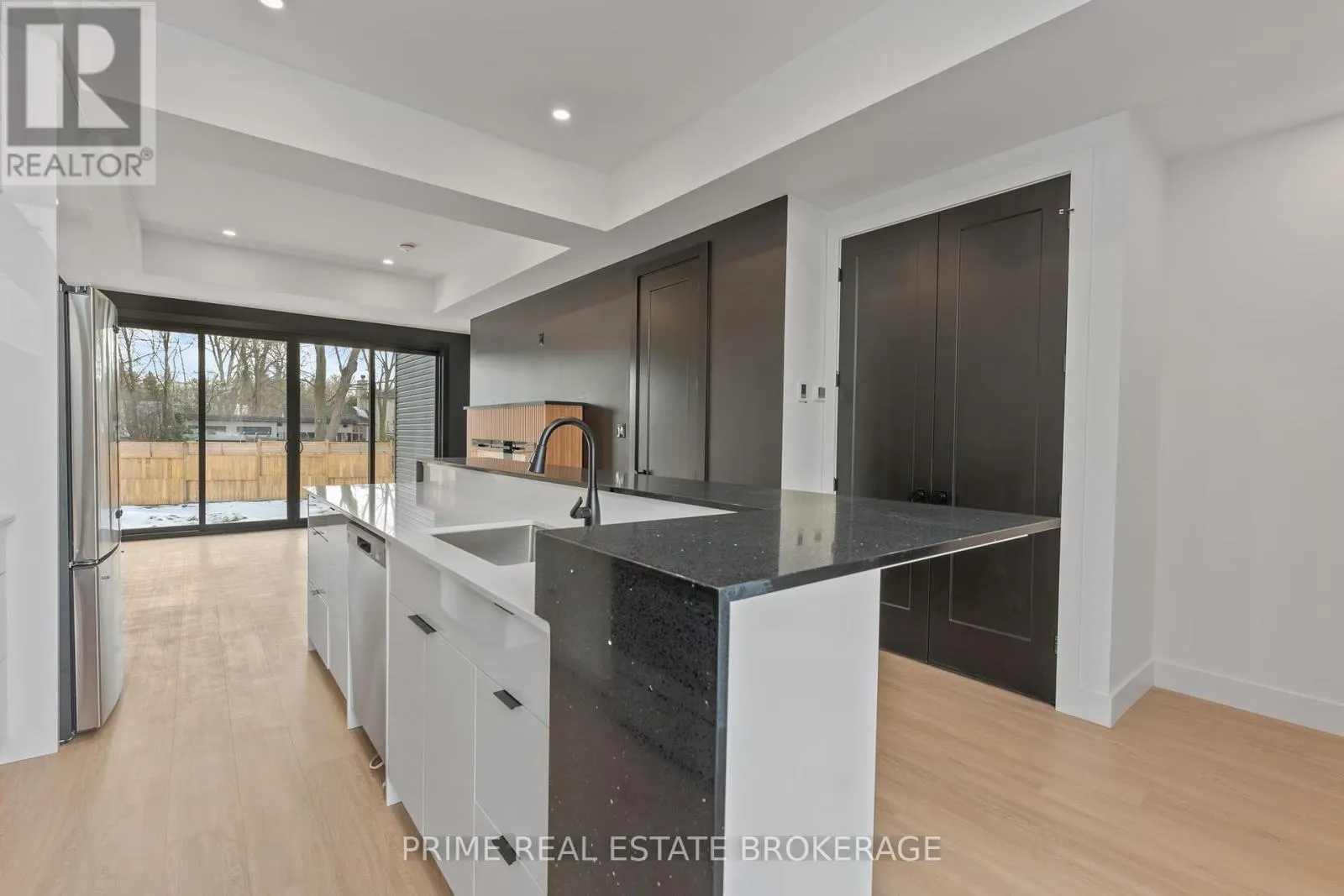 417 BASELINE ROAD E