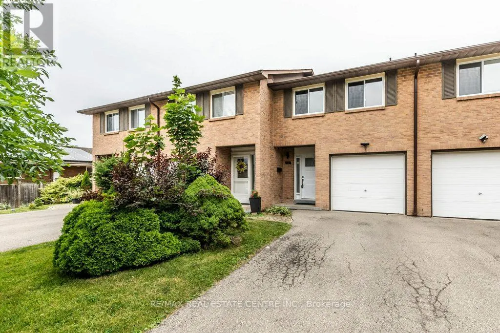 3 - 66 SUMMERCREST DRIVE