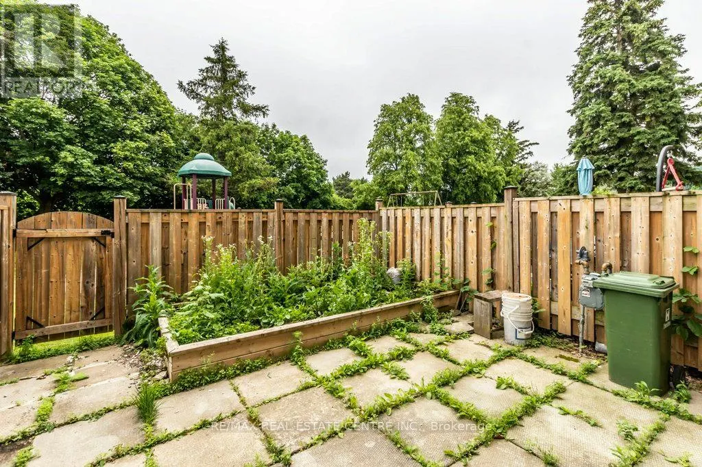 3 - 66 SUMMERCREST DRIVE