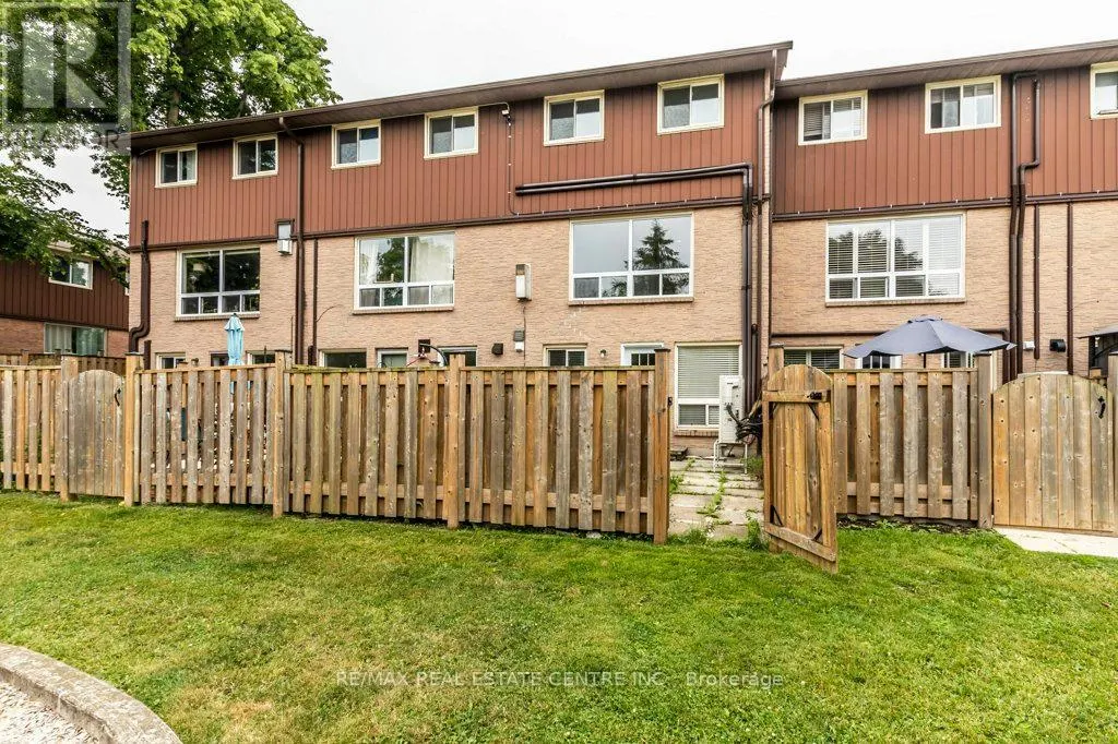 3 - 66 SUMMERCREST DRIVE