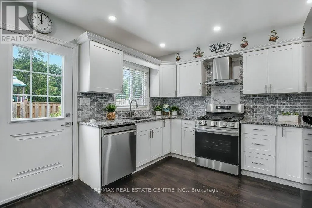 3 - 66 SUMMERCREST DRIVE