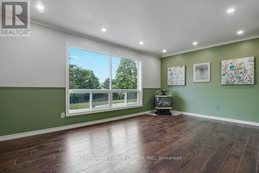 3 - 66 SUMMERCREST DRIVE