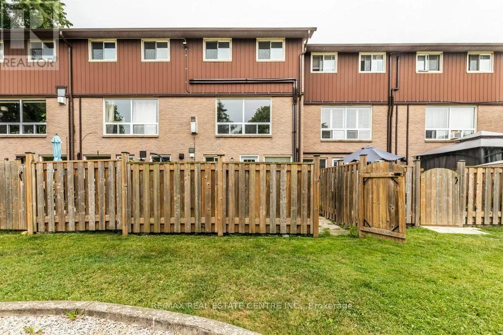 3 - 66 SUMMERCREST DRIVE