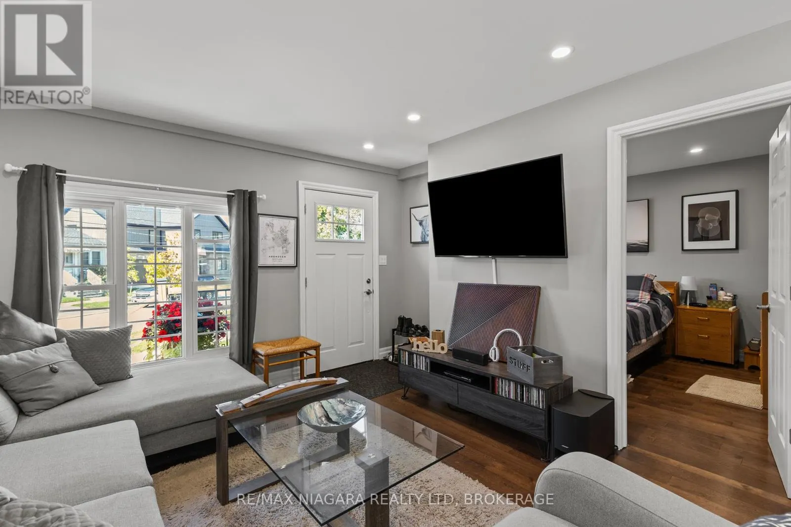 35 LEEPER STREET