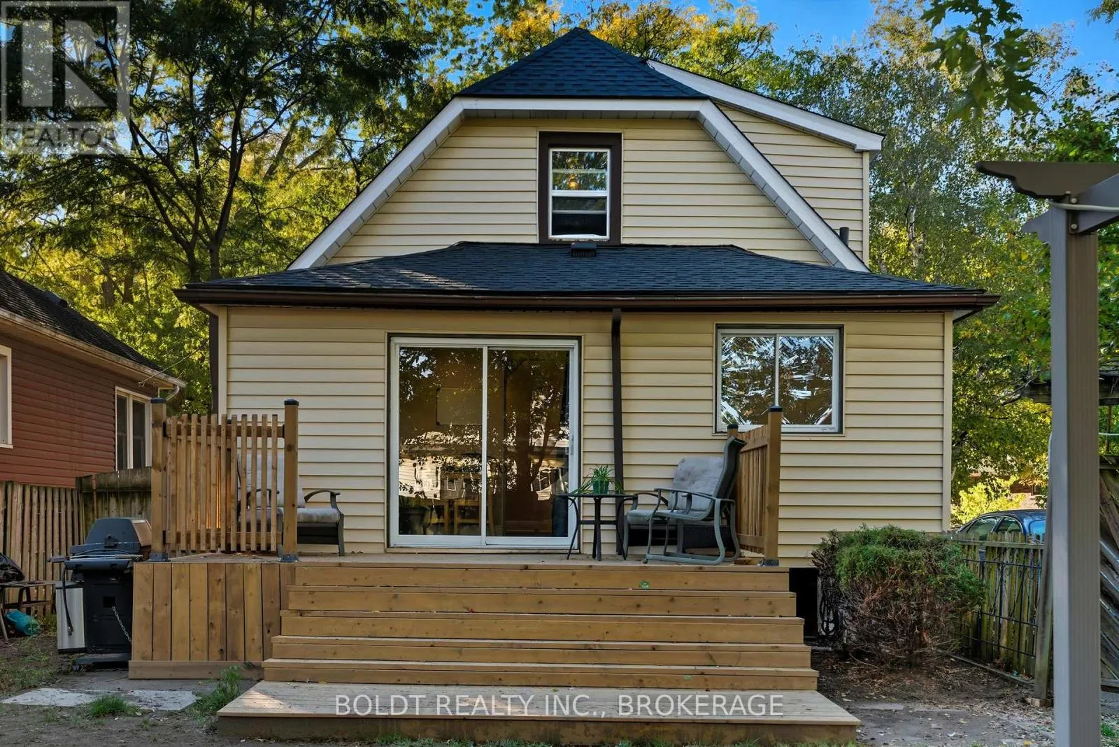26 CURRIE STREET