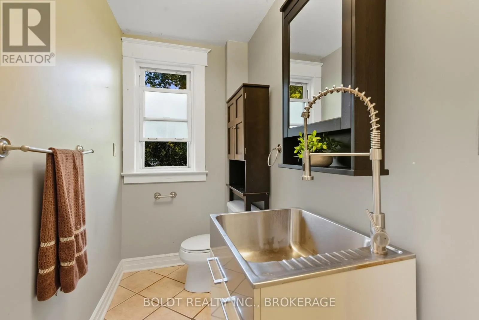 26 CURRIE STREET
