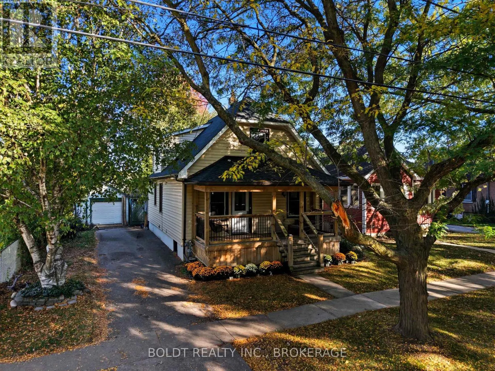 26 CURRIE STREET