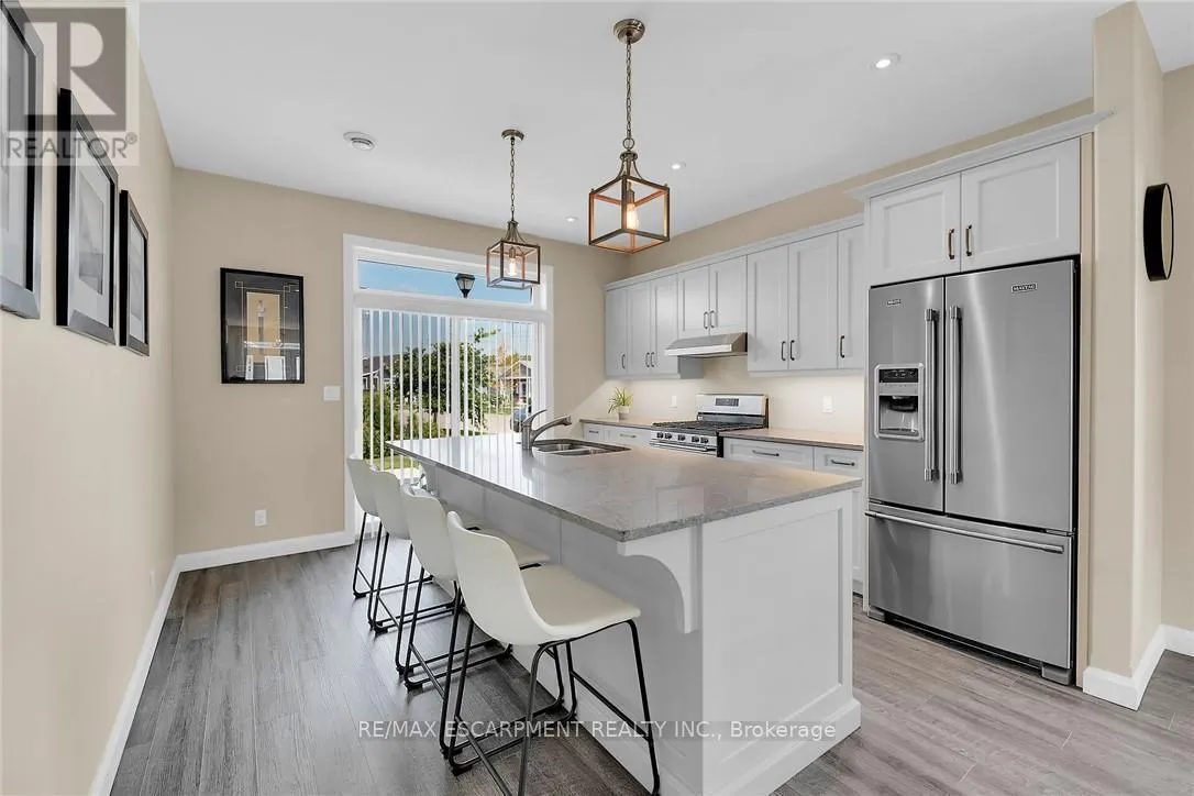 24 - 740 MAIN STREET E