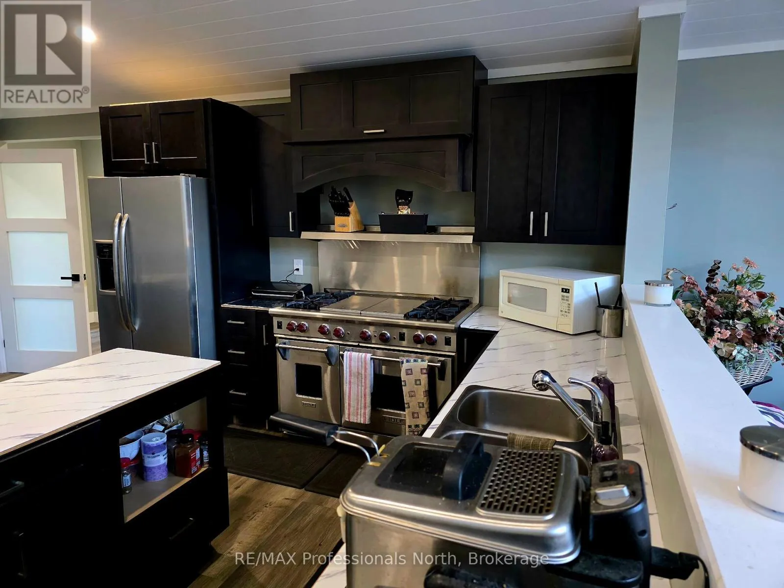 816 SECOND AVENUE