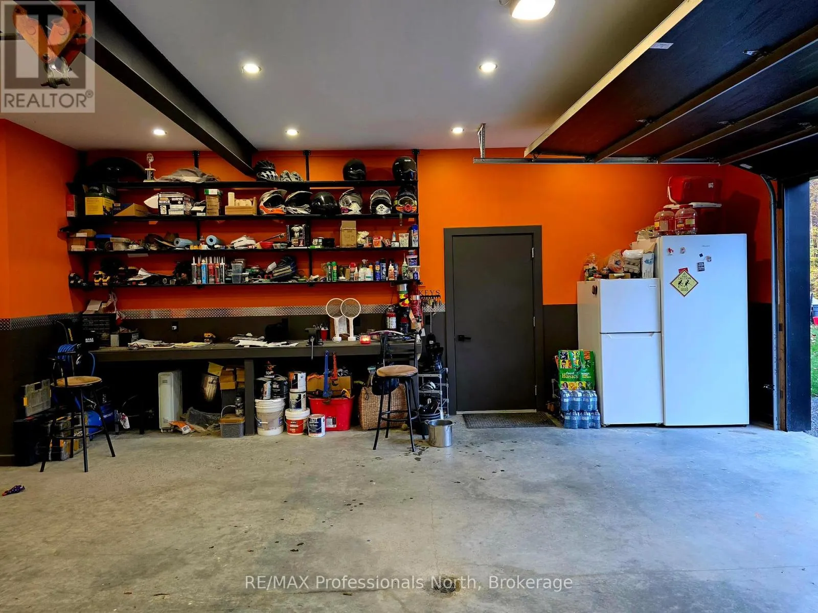 816 SECOND AVENUE