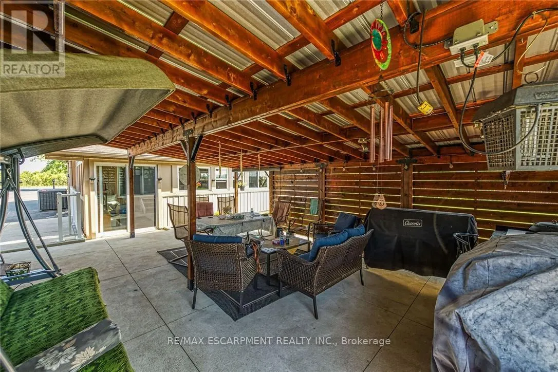 982 HIGHLAND ROAD E