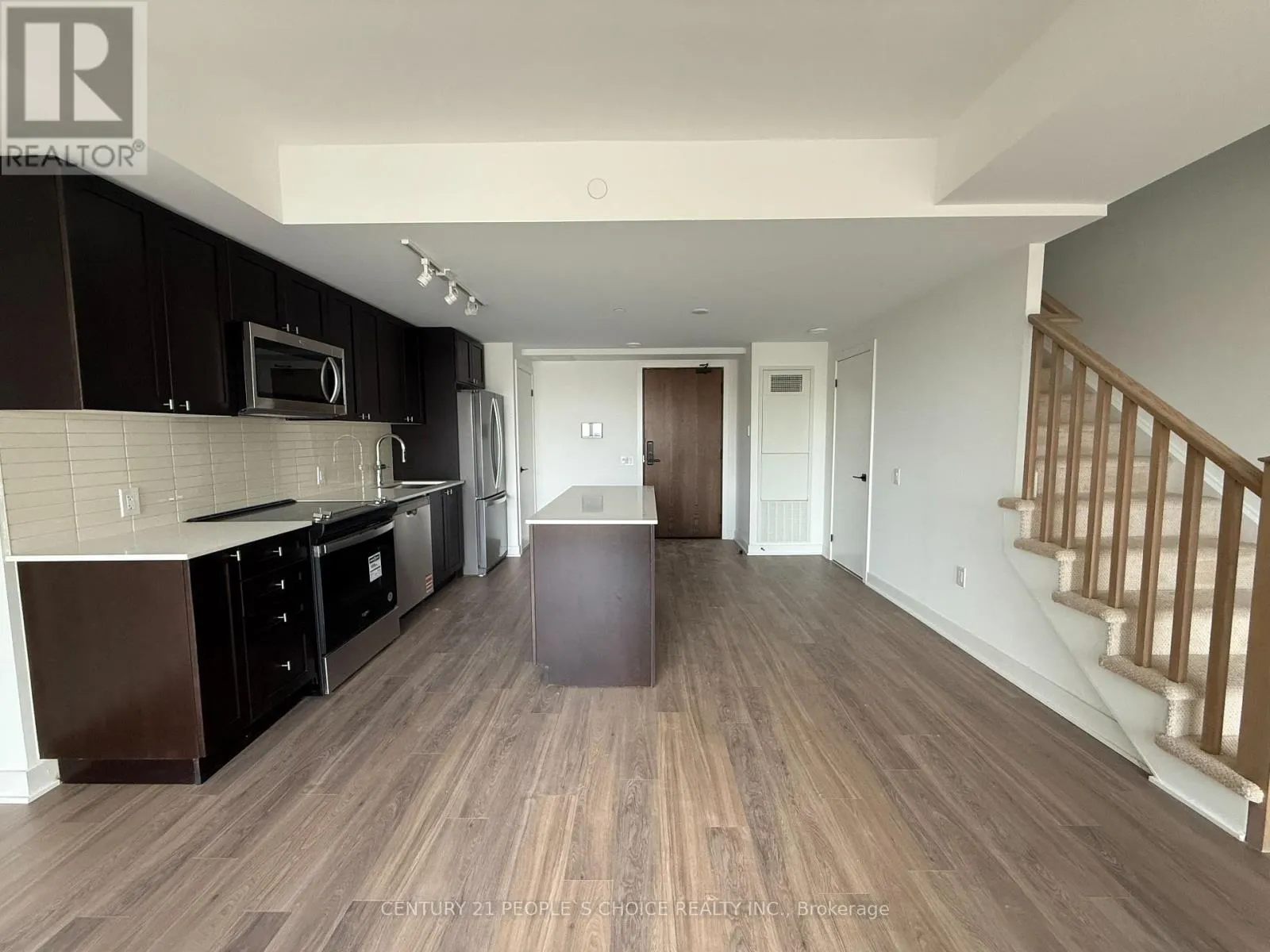 106 - 2782 BARTON ESTATES E