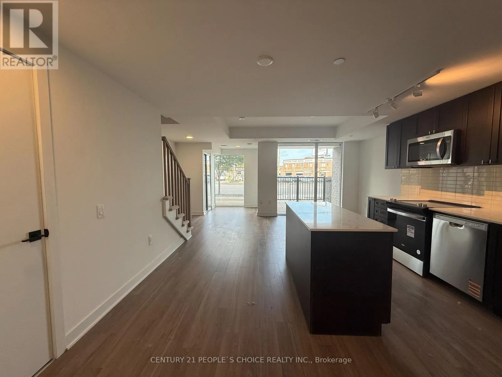 106 - 2782 BARTON ESTATES E
