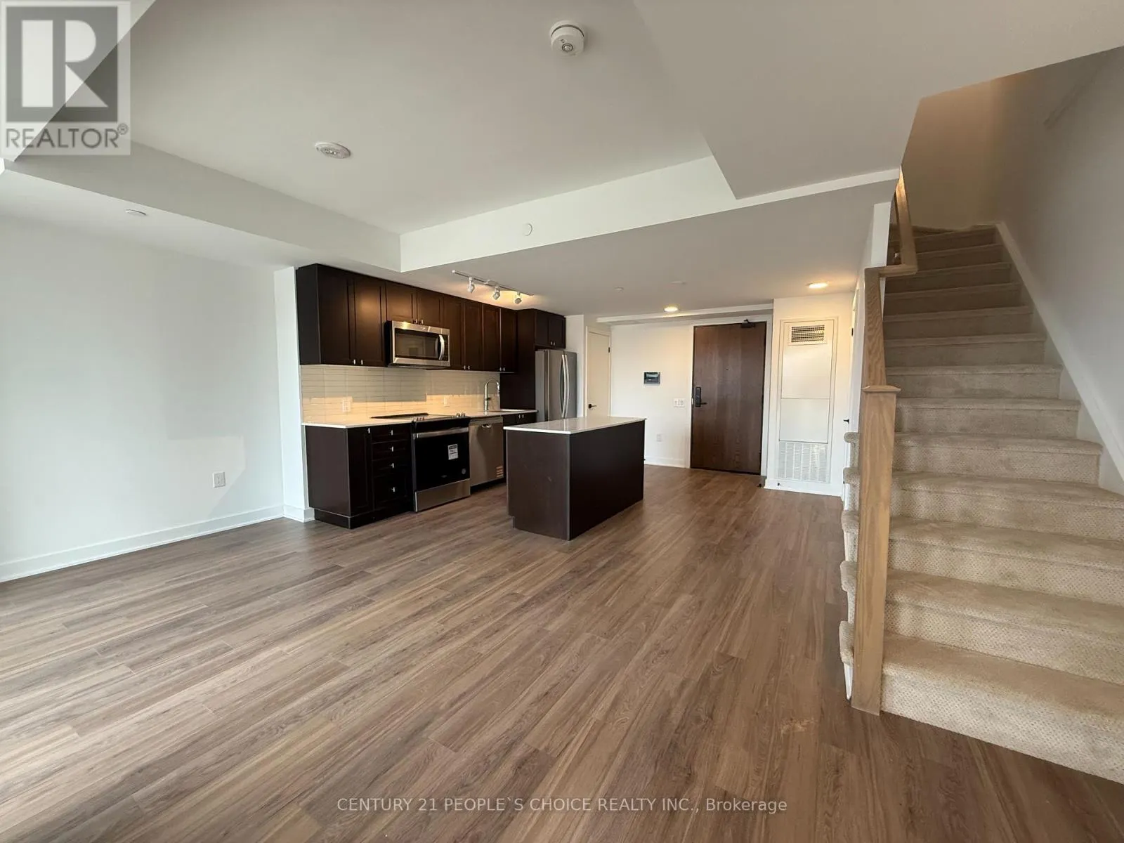 106 - 2782 BARTON ESTATES E