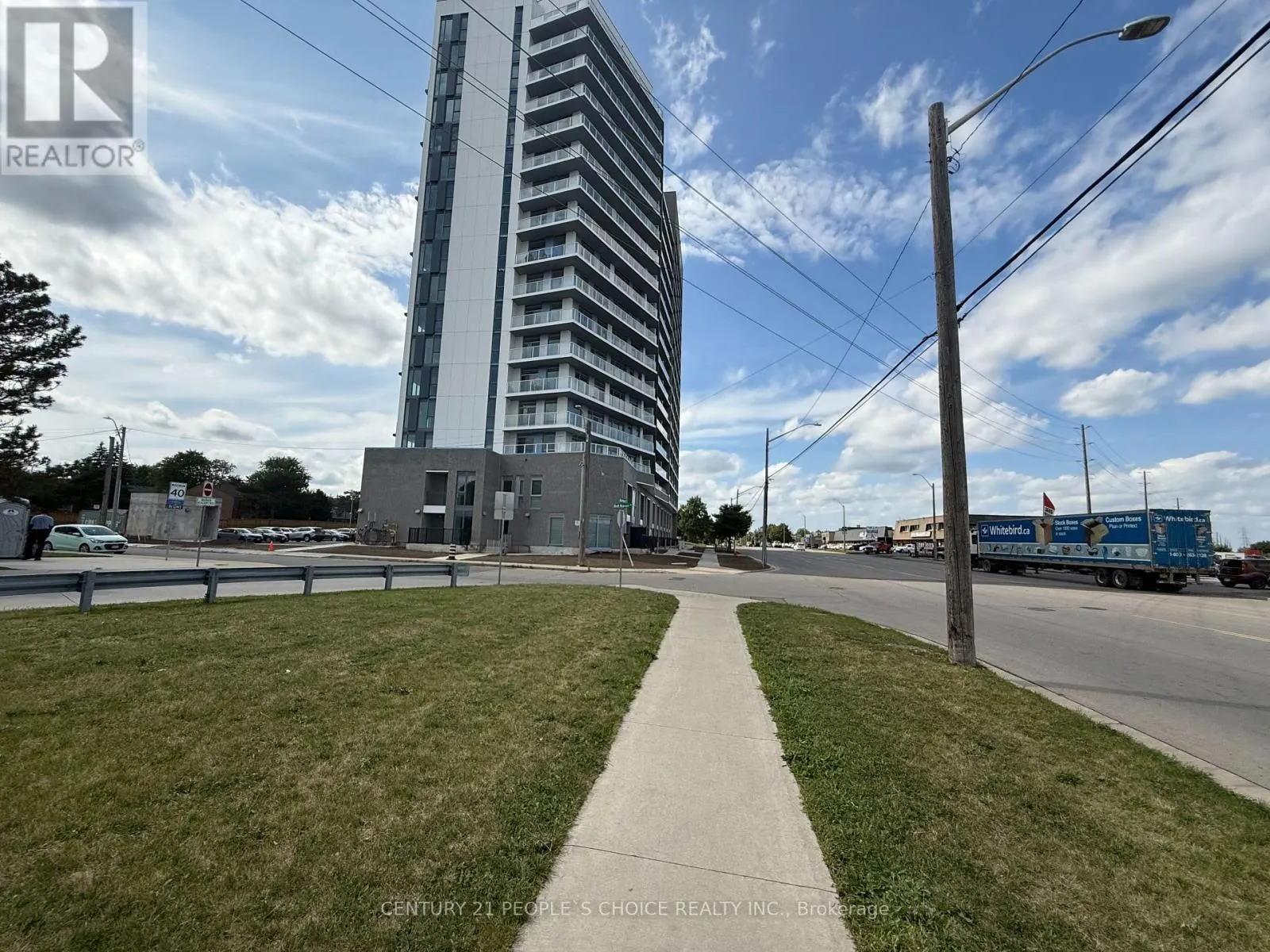 106 - 2782 BARTON ESTATES E