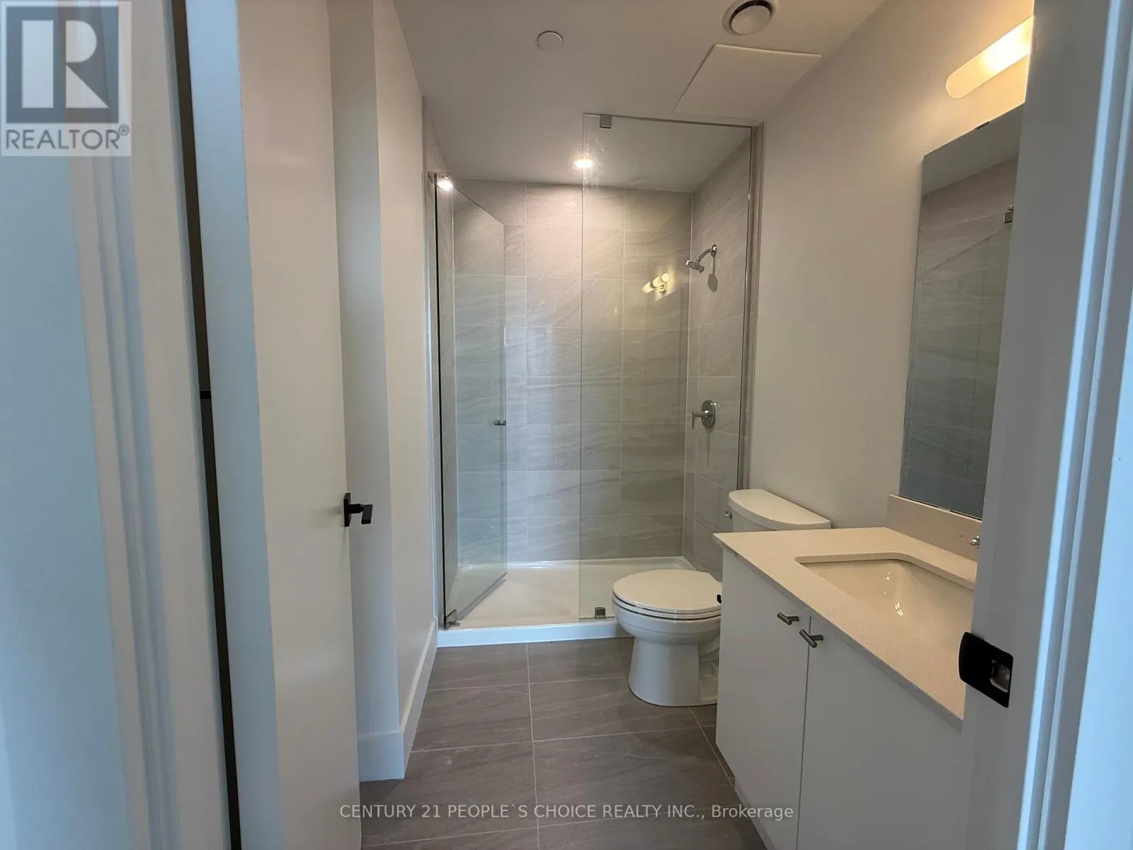 106 - 2782 BARTON ESTATES E
