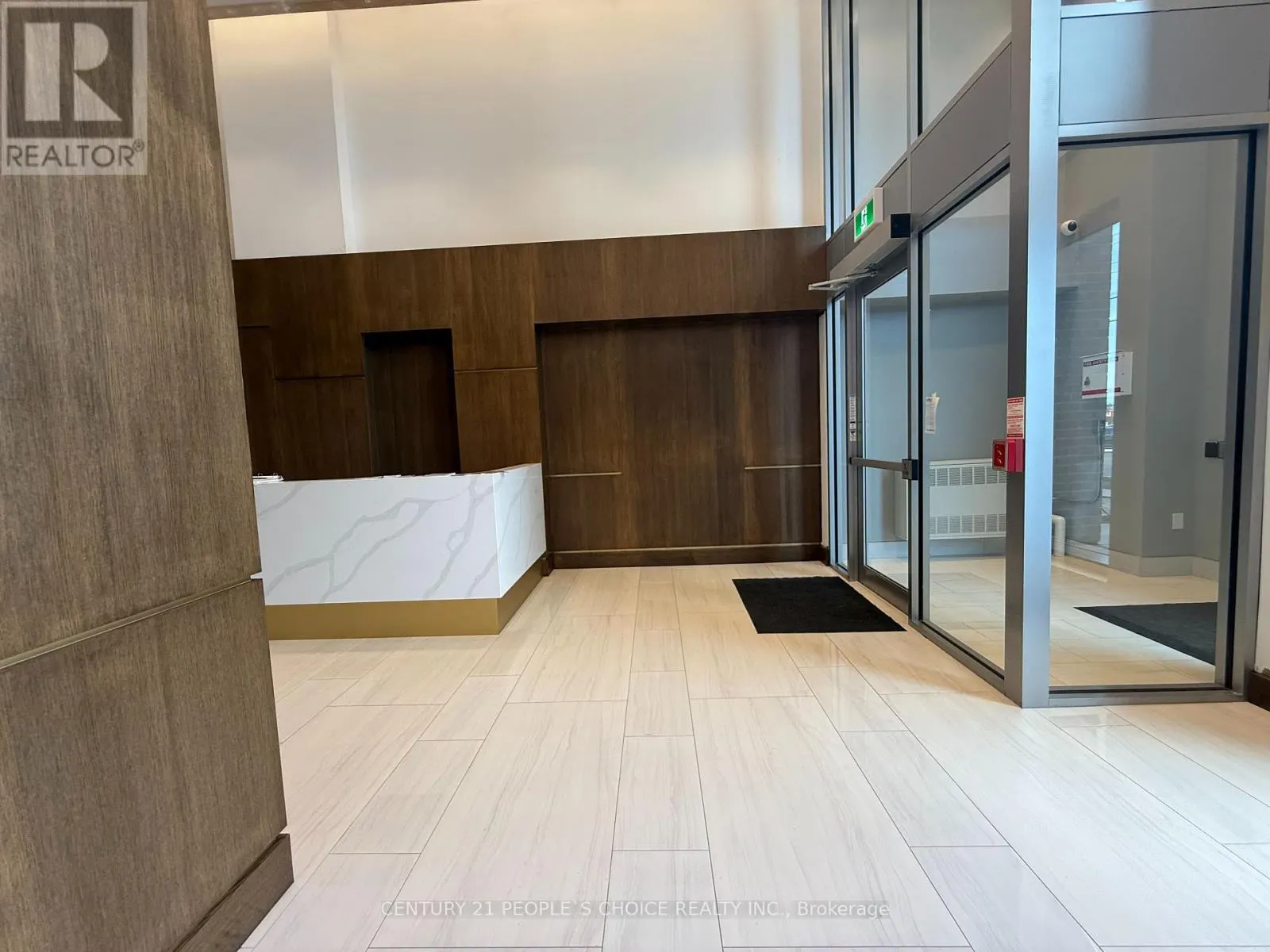 106 - 2782 BARTON ESTATES E