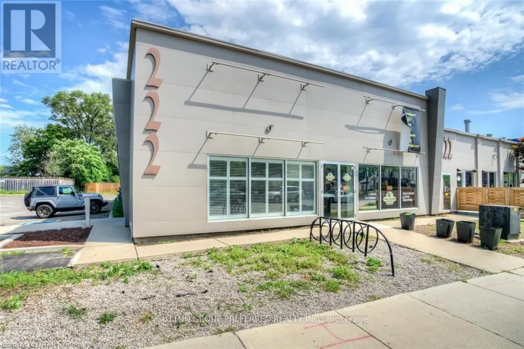 102 - 222 WELLINGTON STREET, #102
