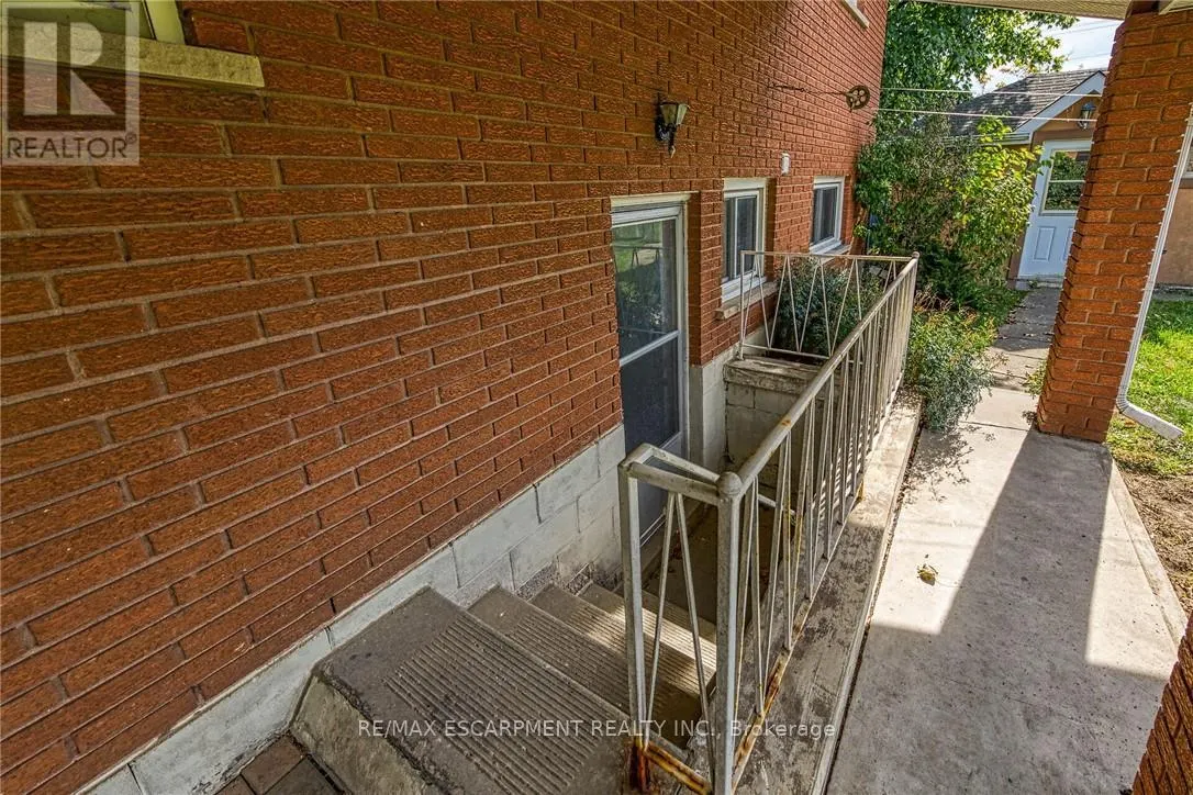 5 THIRD ROAD E