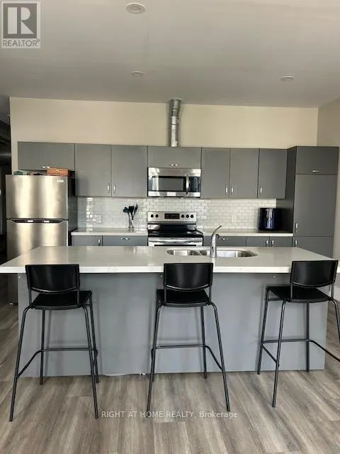 2 - 69 KING STREET W
